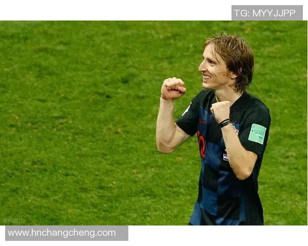 莫德里奇:足球场上的智慧与灵动,传奇中场的辉煌人生与不屈精神