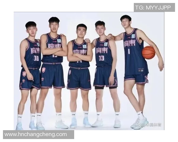 成都篮球队速度之争引发热议球迷观点各异赛场表现成焦点